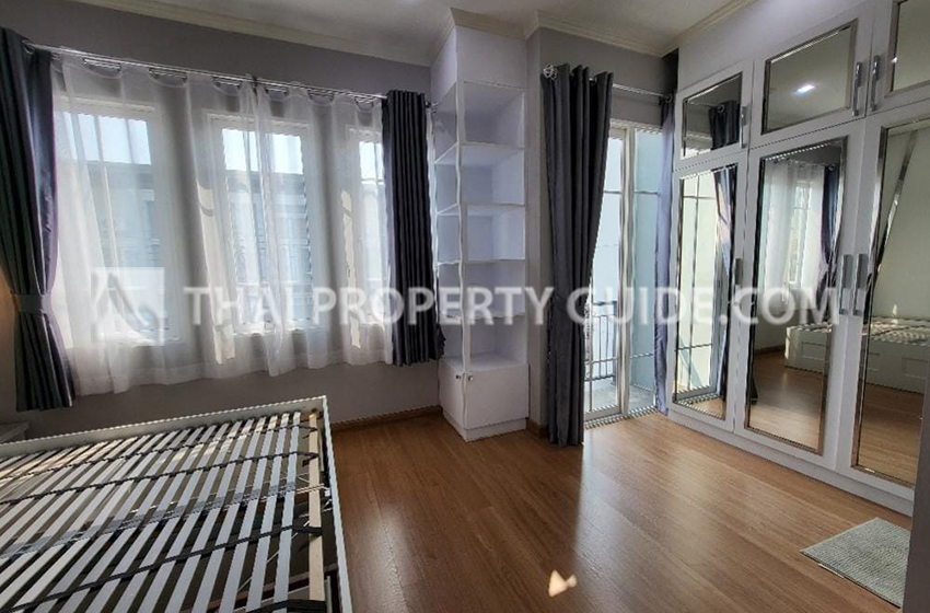 Townhouse in Sukhumvit 